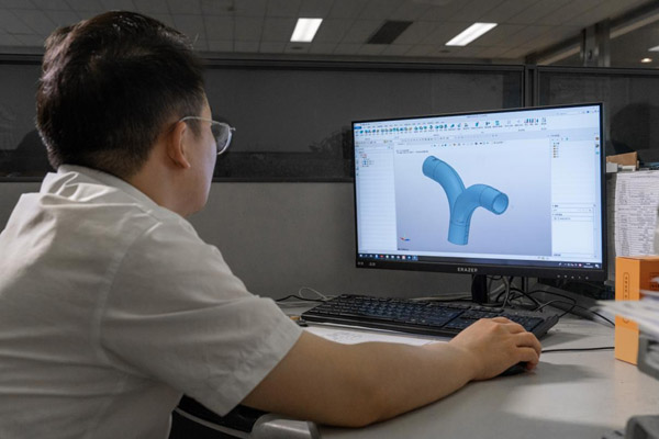 應用中望3D設計聯(lián)塑管道